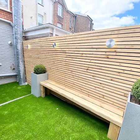 Cloud9 Guest House - By Coastline Retreats - 2 Bedroom Self Contained Garden Flat - Luxury Bath, Netflix, Superfast Wifi, Parking Included Bournemouth Esterno foto