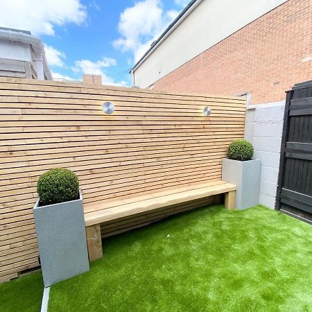 Cloud9 Guest House - By Coastline Retreats - 2 Bedroom Self Contained Garden Flat - Luxury Bath, Netflix, Superfast Wifi, Parking Included Bournemouth Esterno foto