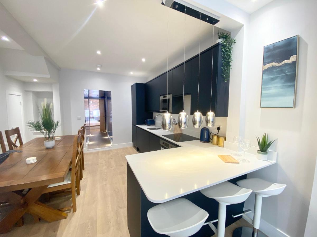 Cloud9 Guest House - By Coastline Retreats - 2 Bedroom Self Contained Garden Flat - Luxury Bath, Netflix, Superfast Wifi, Parking Included Bournemouth Esterno foto